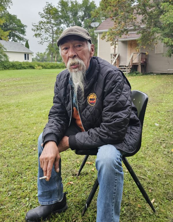 Johnny Clipping speaking at the Mackay gathering